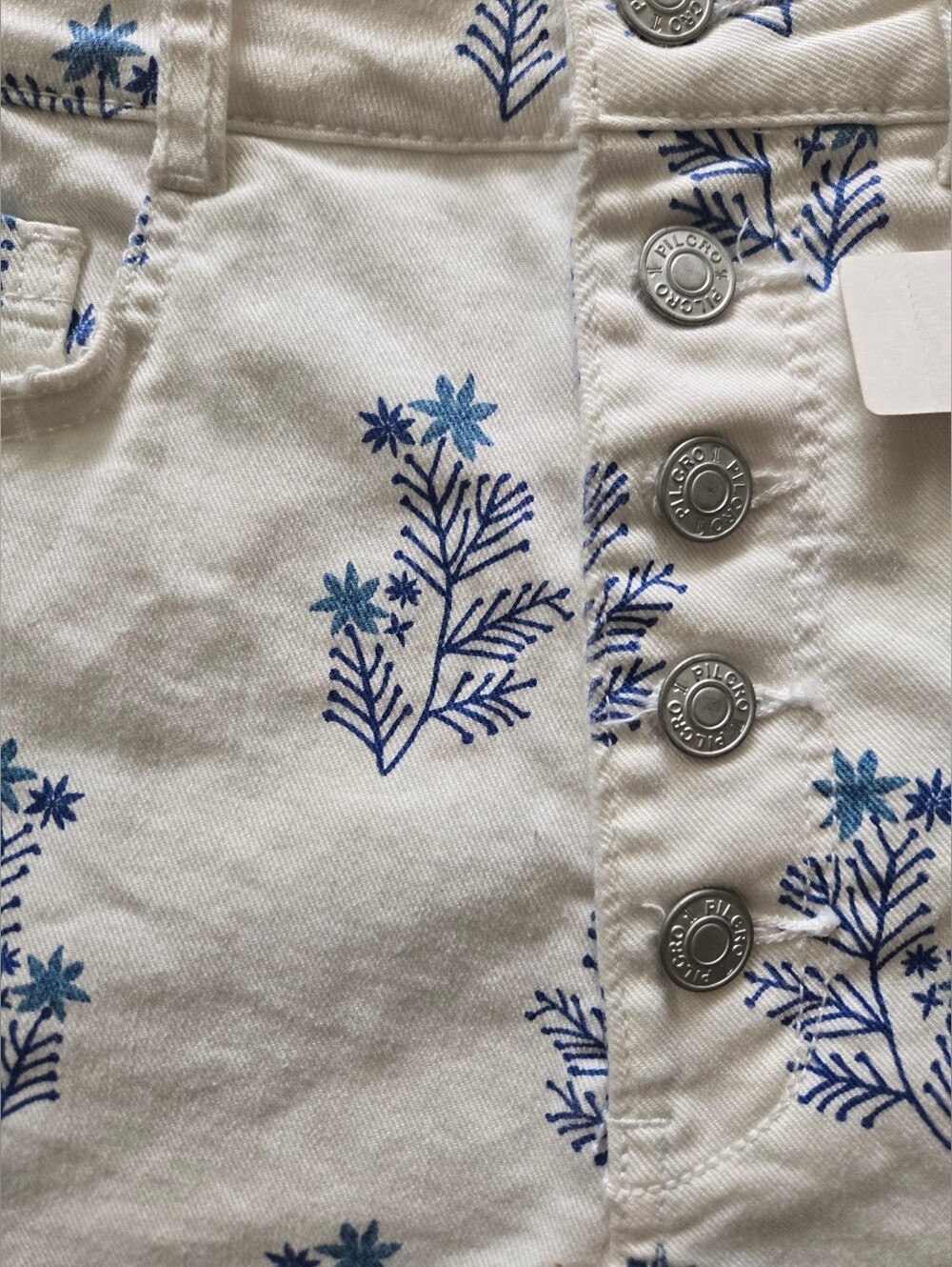 Anthropolgie Pilcro White Floral Denim Shorts - Picture 5 of 9